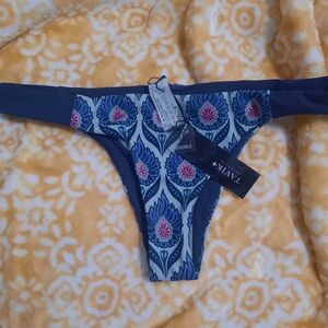 *SOLD*Nwt Tavik reversible swim bottom size medium